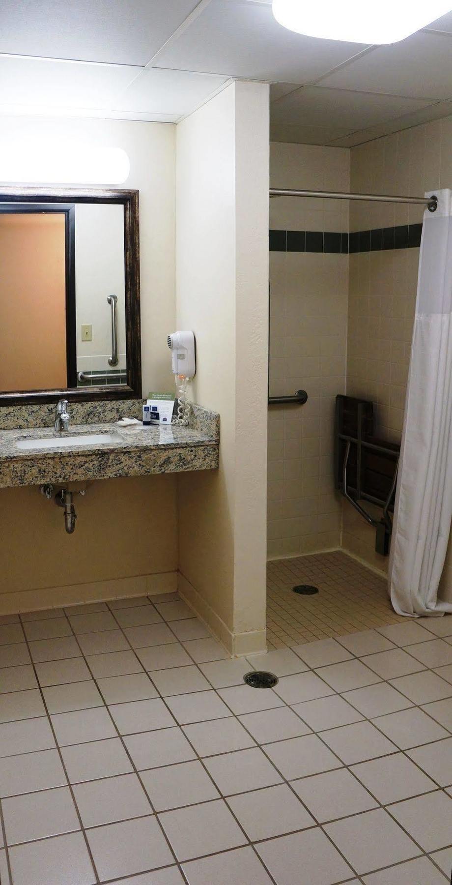 Americinn By Wyndham Baldwin Luaran gambar