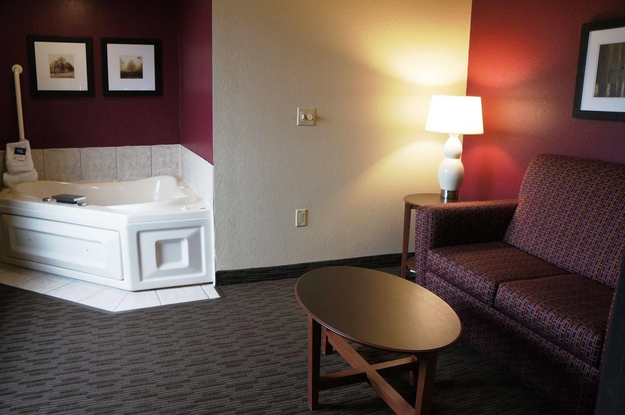 Americinn By Wyndham Baldwin Luaran gambar